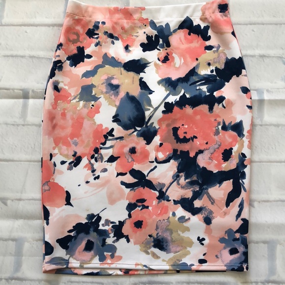 LARA Dresses & Skirts - Floral Pencil Skirt